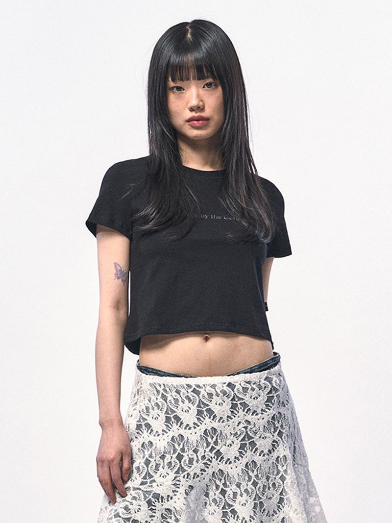 C Wear by the Genius(シーウェア バイザジーニアス)の「C Wear CROP T-SHIRT BLACK(Tops)」