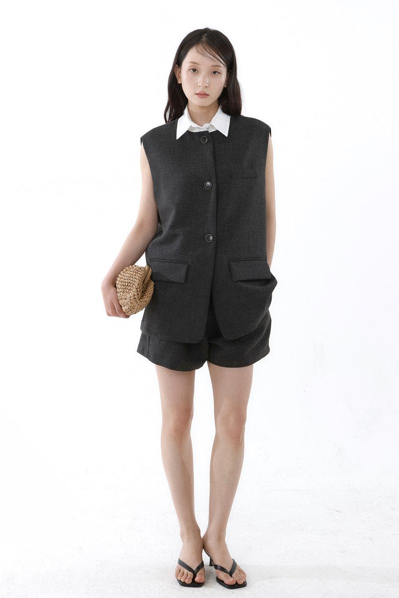 COLLARED SLEEVELESS JACKET_CHARCOAL