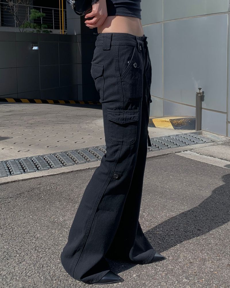 Deep cargo boots cut pants