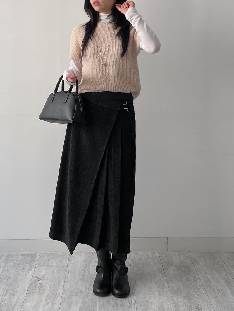 Velour Buckle Pleated Long Skirt
