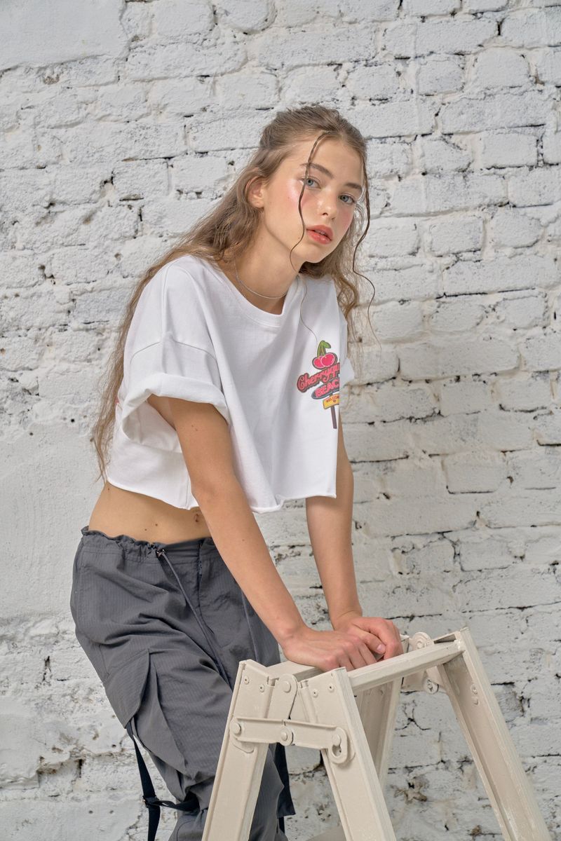 CHERRY BEAR CROP T (WHITE)