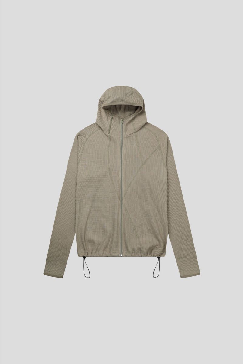 Ribbed incision hood zip-up