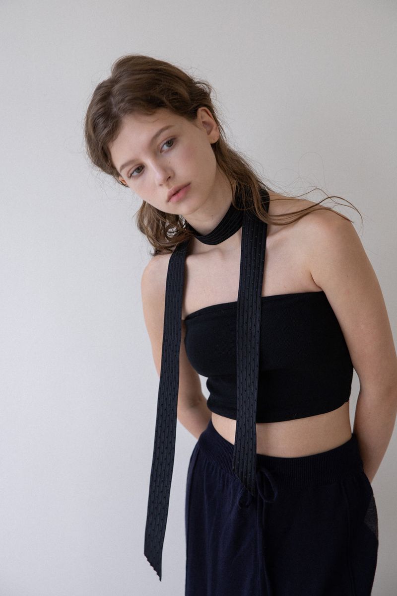 Black jacquard slim scarf