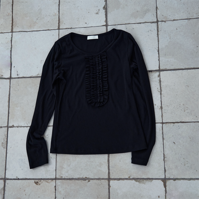 cream u-neck long sleeve_black