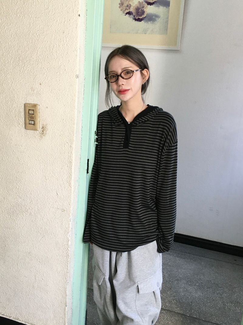 Slim Striped Henley Neck Hoodie (4c)