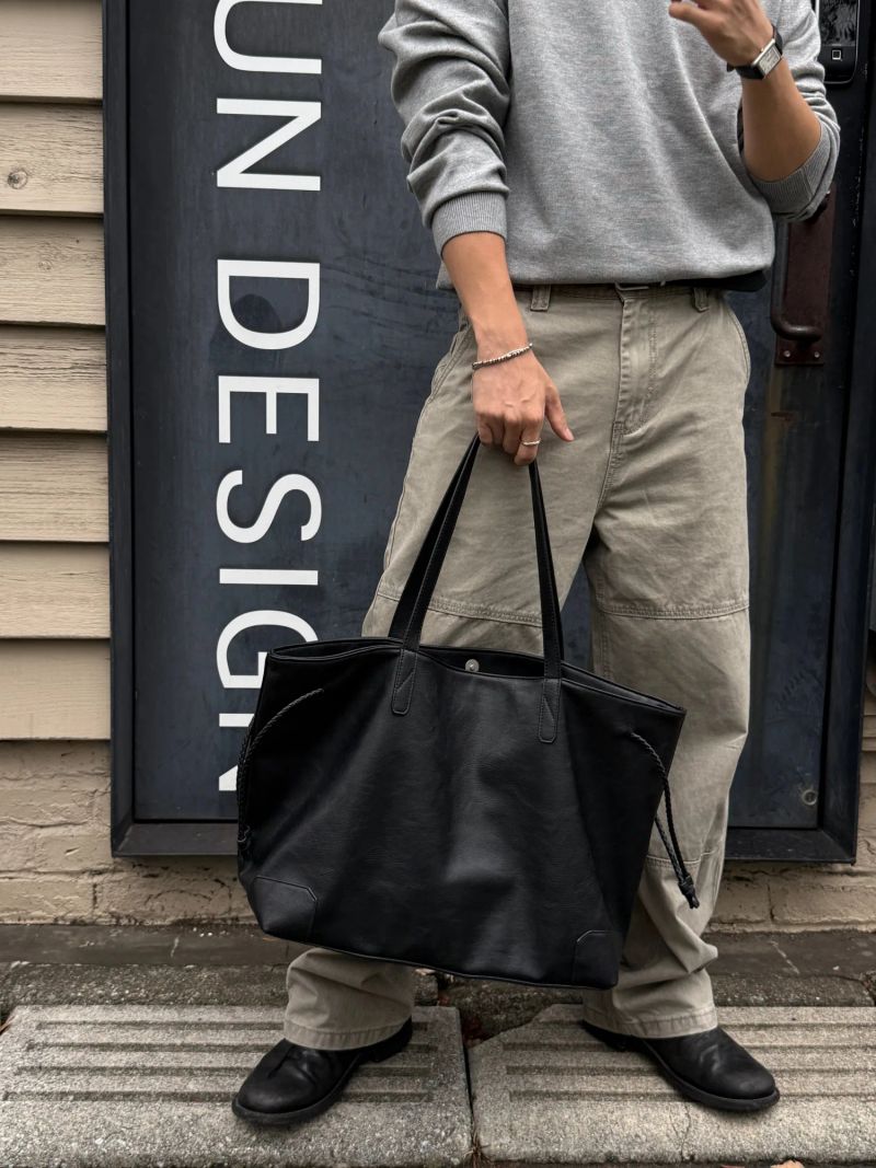 Vintage leather tote bag
