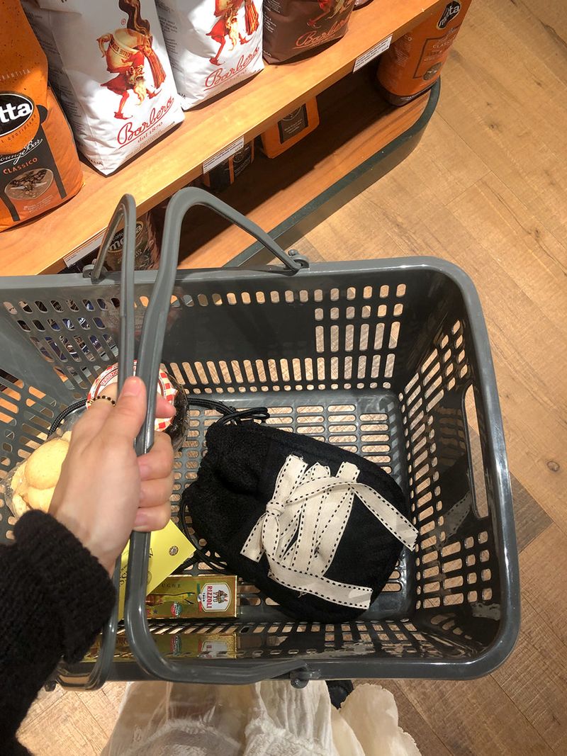 Mini sneaker ribbon bag_black(dumble)