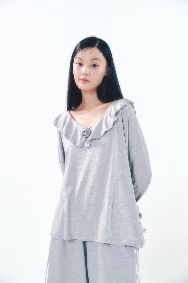 Rose Brooch Frill Long Sleeve Gray