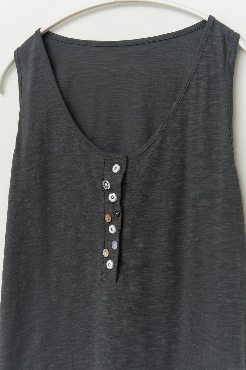 (W) Lodge Button Sleevless