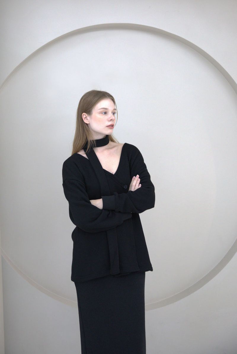 Offshoulder Wrap Strap Cardigan Black