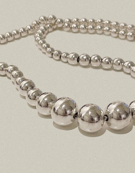 Dropping Ball necklace