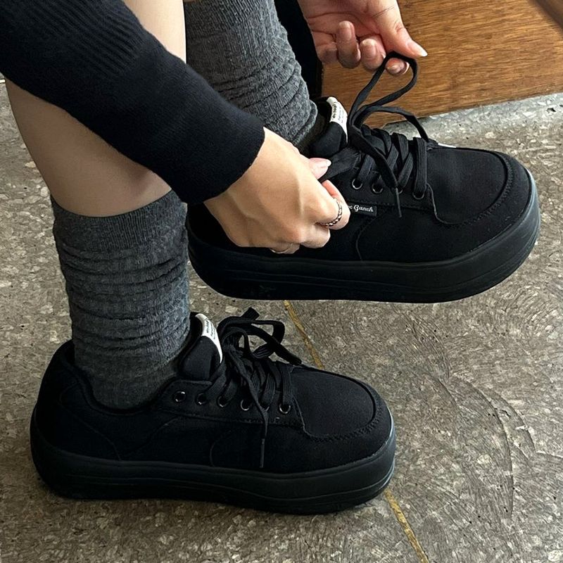 MUMMUM C.V ALL BLACK