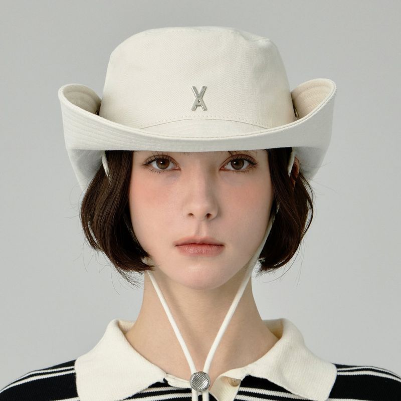 VARZAR(バザール)の「VA Stud Safari Bucket Hat / Cream(Hats)」