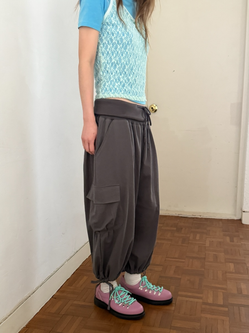 fold shirring cargo capripants