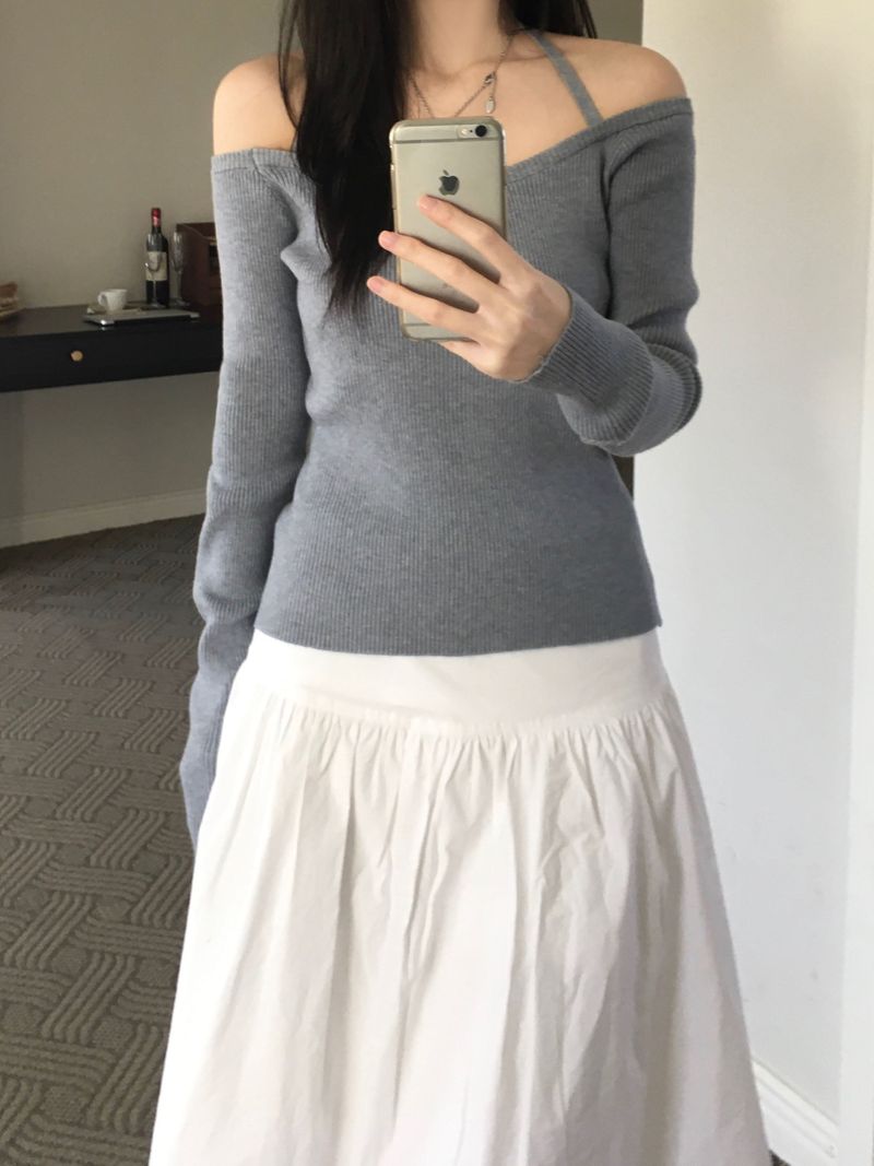 Halter Off-Shoulder Knitwear (2 colors)