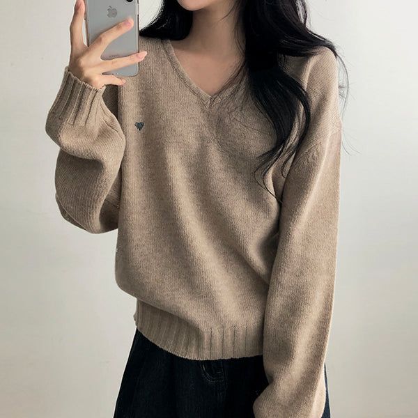hijjoo（ハイチュー）の「Heart Grace V-Knit（Tops）」