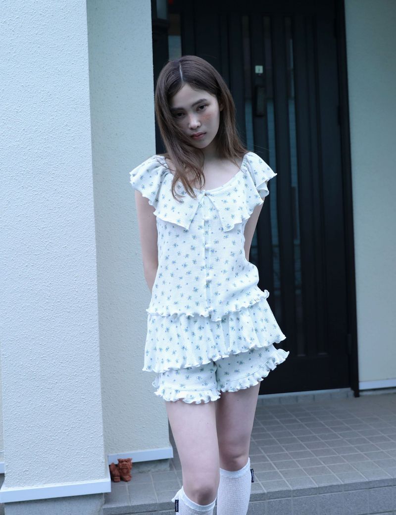 RUFFLE FLOWER BLOUSE(WHITE)