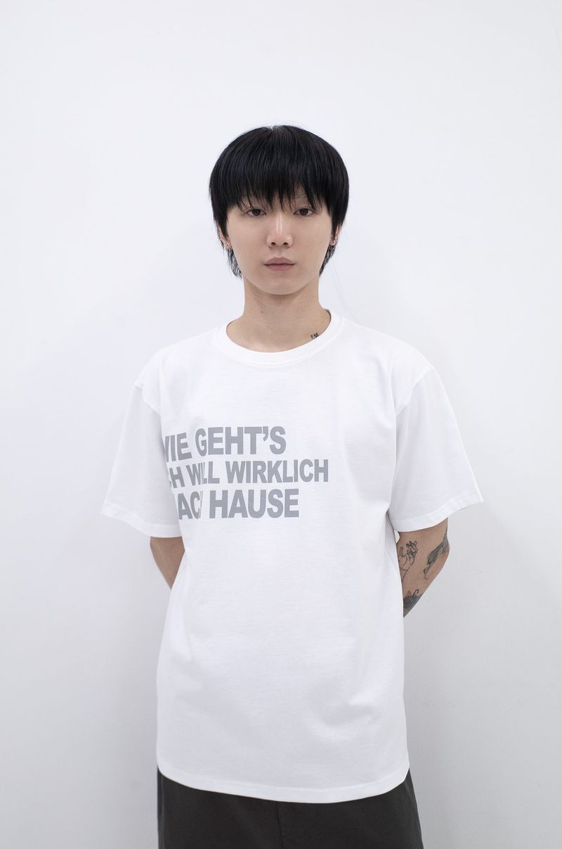 BP2 DISORDER（ビーピートゥーディスオーダー）の「BPT Nach Hause Tee White_Gray（Tops）」