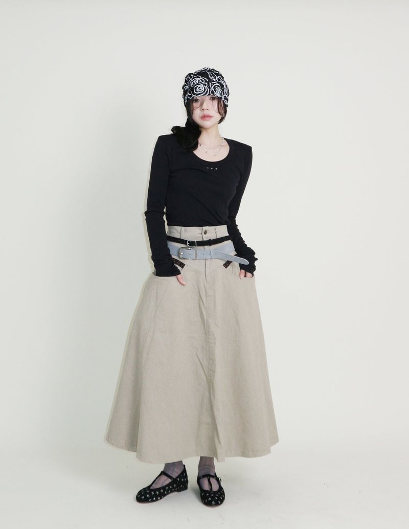 open stud U-neck round long-sleeved T-shirt