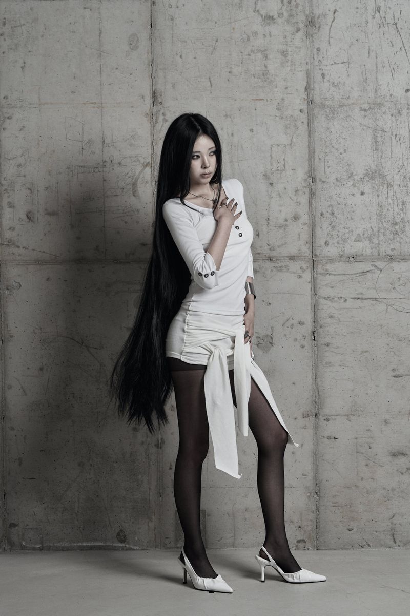 [label] metal button slim-fit half-sleeve top WHITE