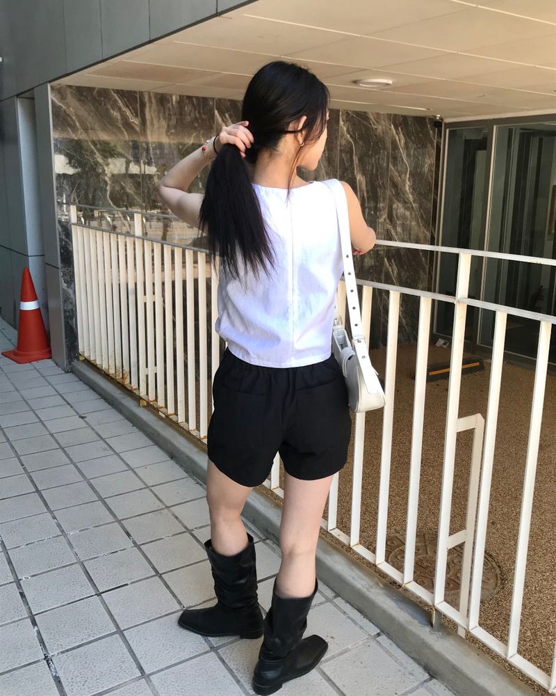 Lovech set up sleeveless