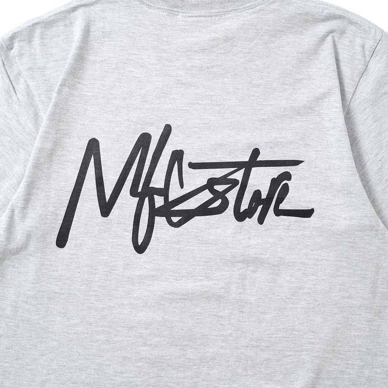 MFC STOREスクリプトロゴTシャツ