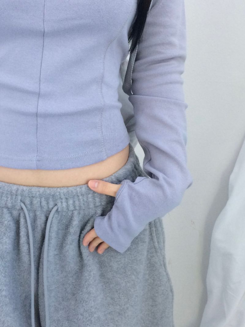 Fingerhole line hooded half zipup