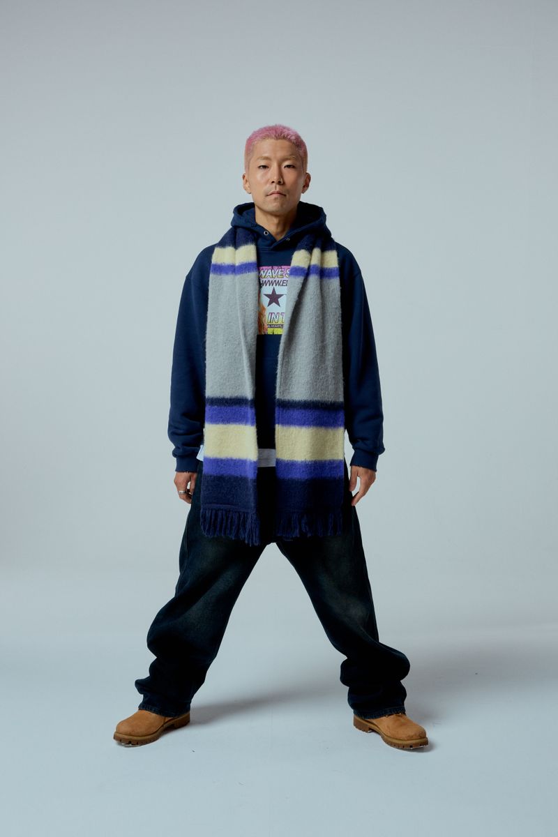 EEERRR Stripe brushed wool knit muffler (Navy)