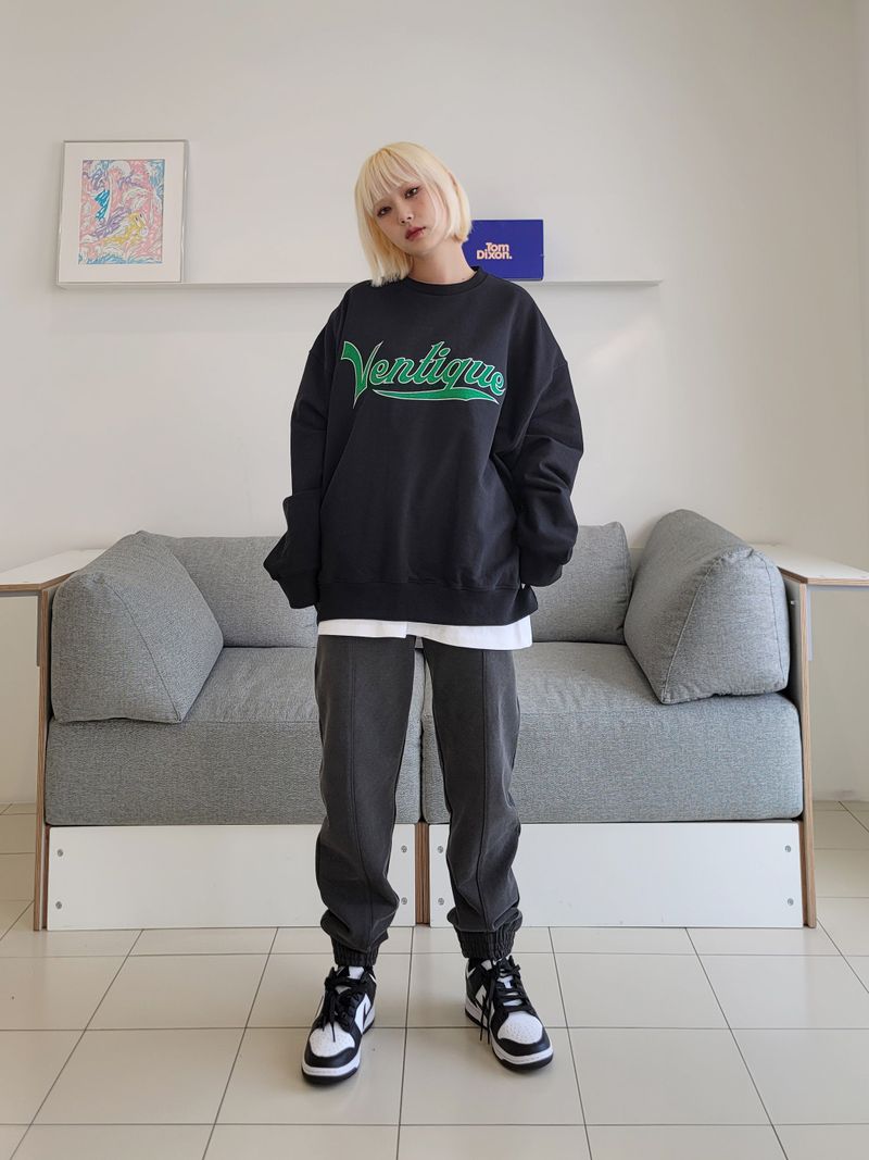 VENTIQUE(ベンティーク)の「VENTIQUE Handwriting chain embroidery 4color(Tops)」
