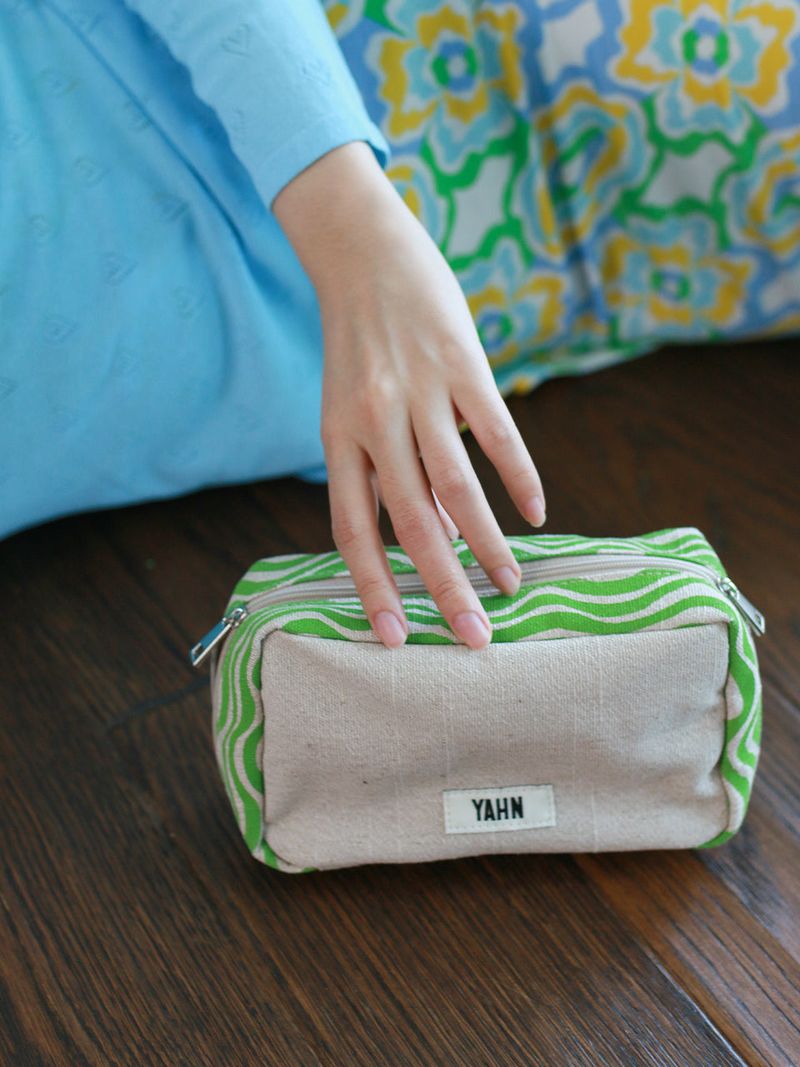 Wavy Pouch Bag - Green
