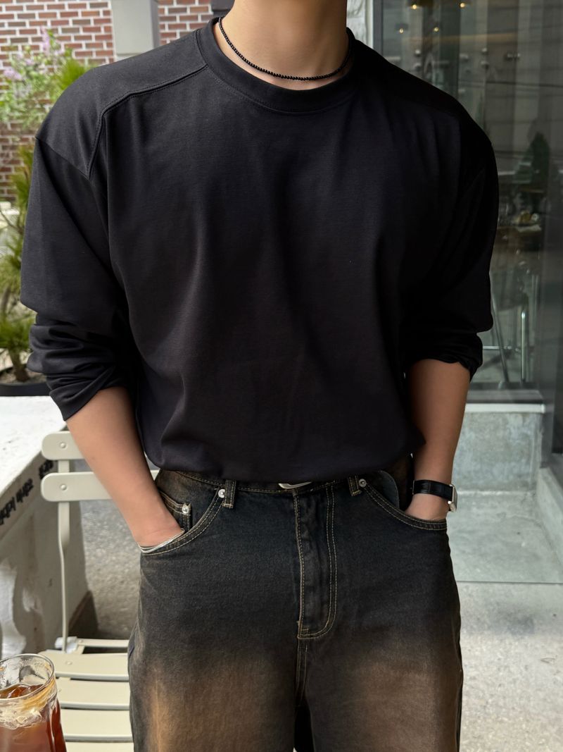 Broad shoulder cut line long sleeeve