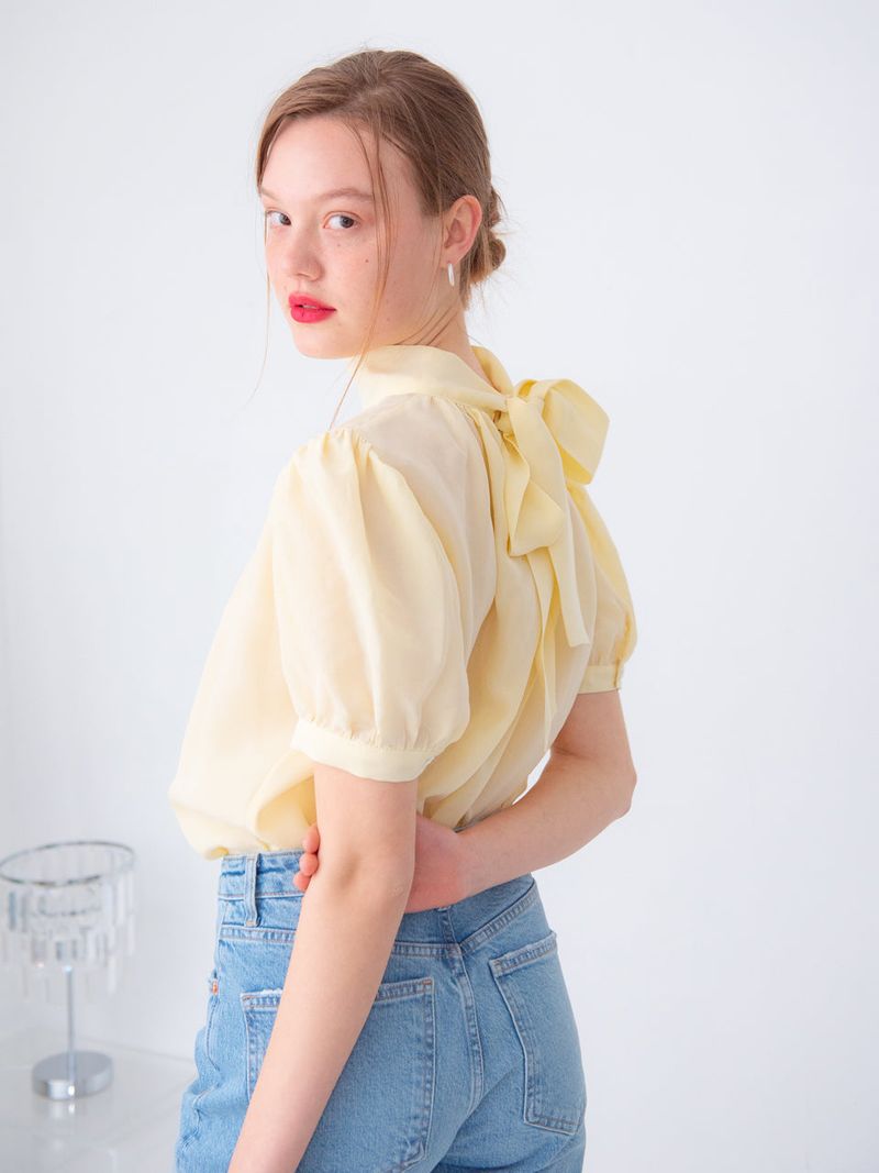 vem.ver(ベムバー)の「ELEGANT BACK TIE BLOUSE_YELLOW(Tops)」