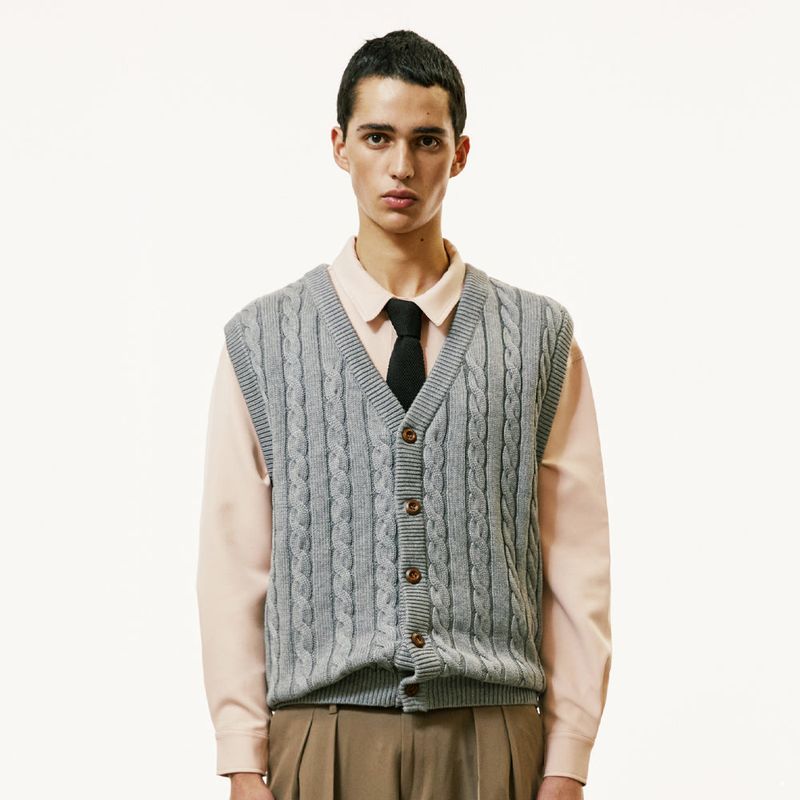 S SY（エスエスワイ）の「sunday cable knit vest cardigan grey（Tops）」
