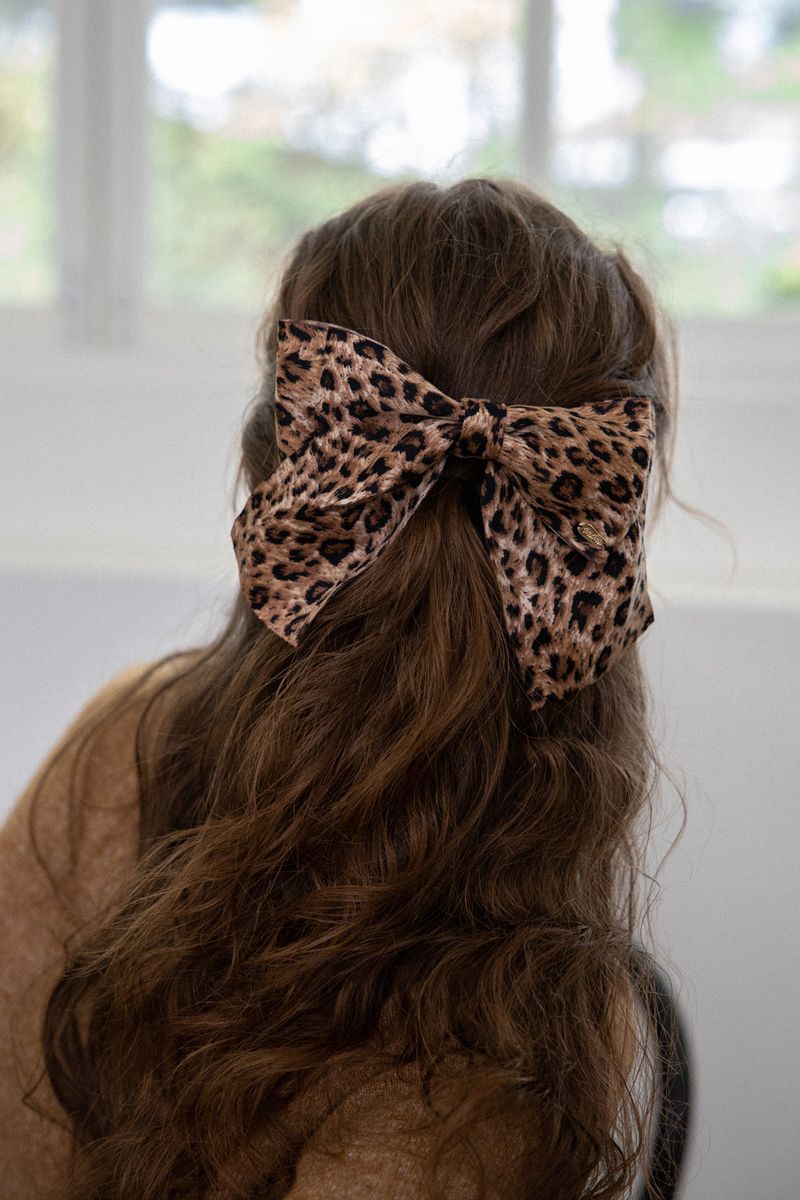 Leopard pattern double ribbon hairpin