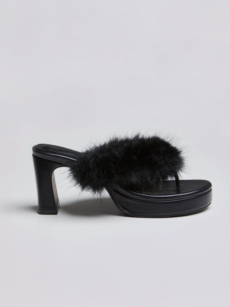 FLUFFY STRAP FLIP-FLOPS
