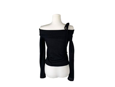 Cashier Button Off-Shoulder Unbalance Ribbon Knit