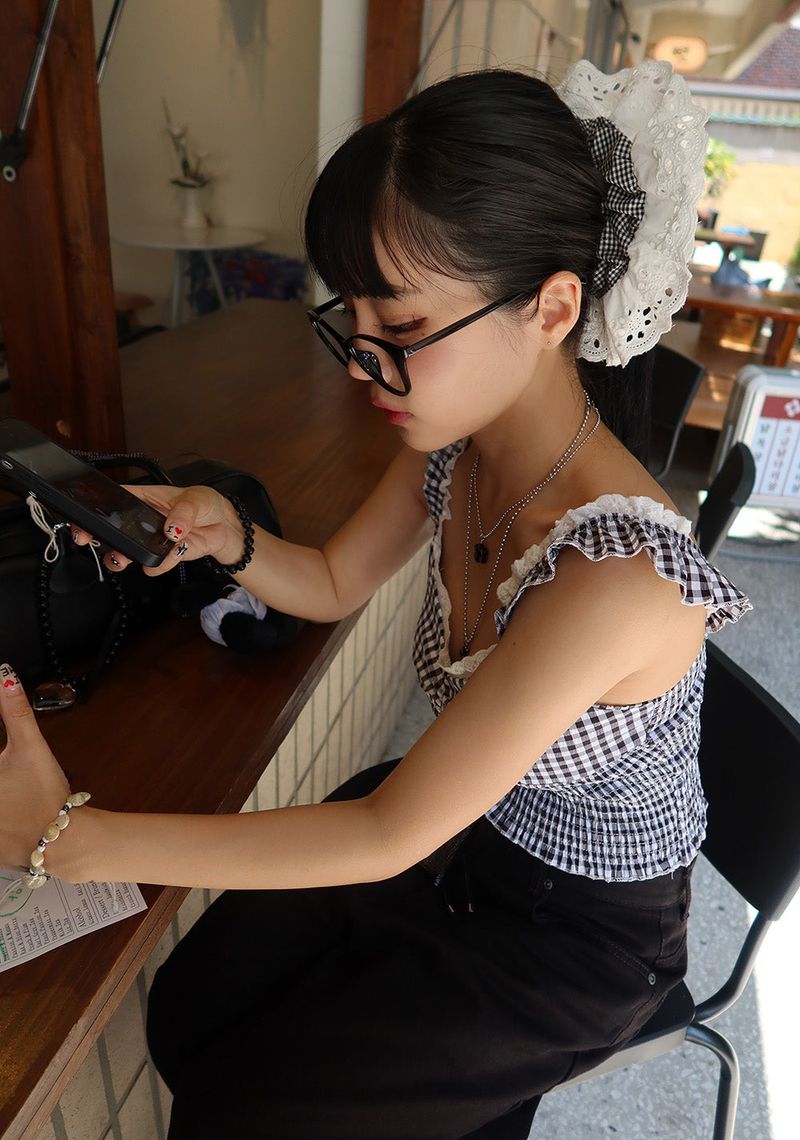 Check lace smoke banding blouse