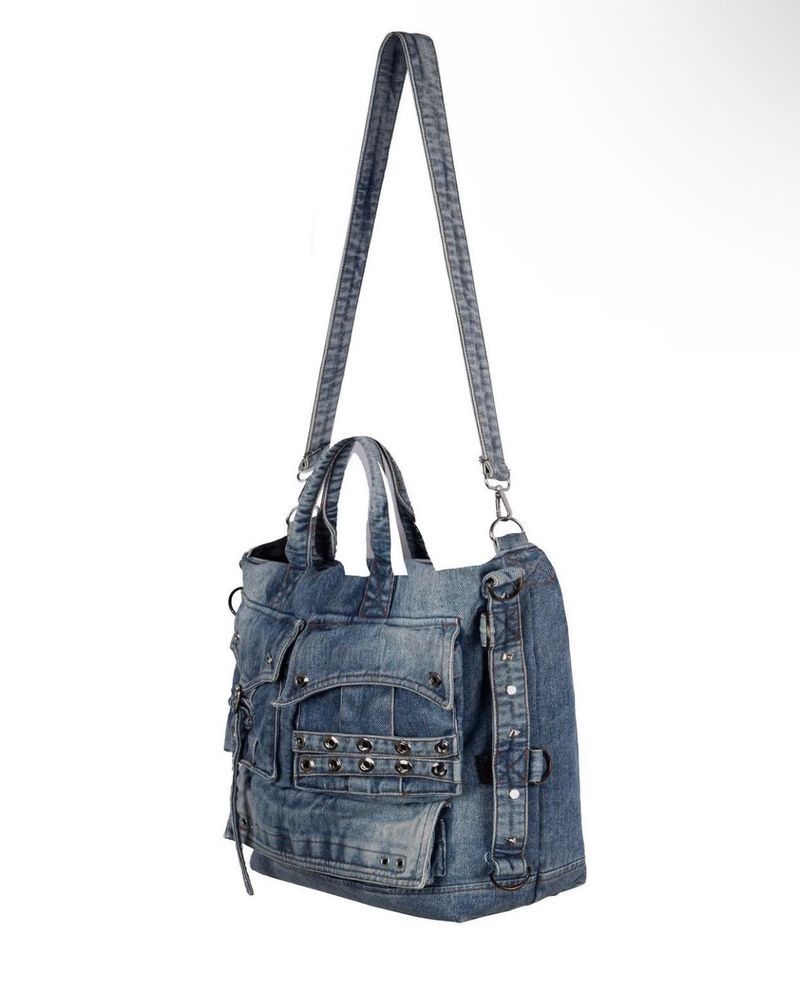 WASH-DENIM SHOULDER BAG (Blue)