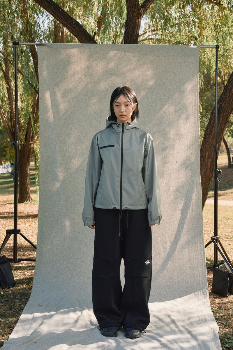 SYMBOL EMBROIDERY WINDBREAKER [GRAY]
