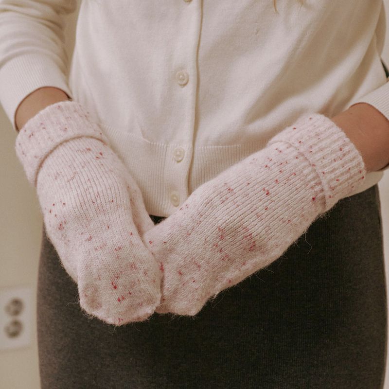 ALLINCOMPLETE（オールインコンプリート）の「Dot Mitten Gloves (White)（Fashion Accessories）」