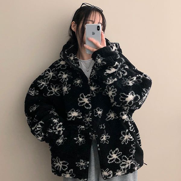hijjoo（ハイチュー）の「Flower Oversized Dumble Hood Zip-Up Jumper（Jackets/Outerwear）」