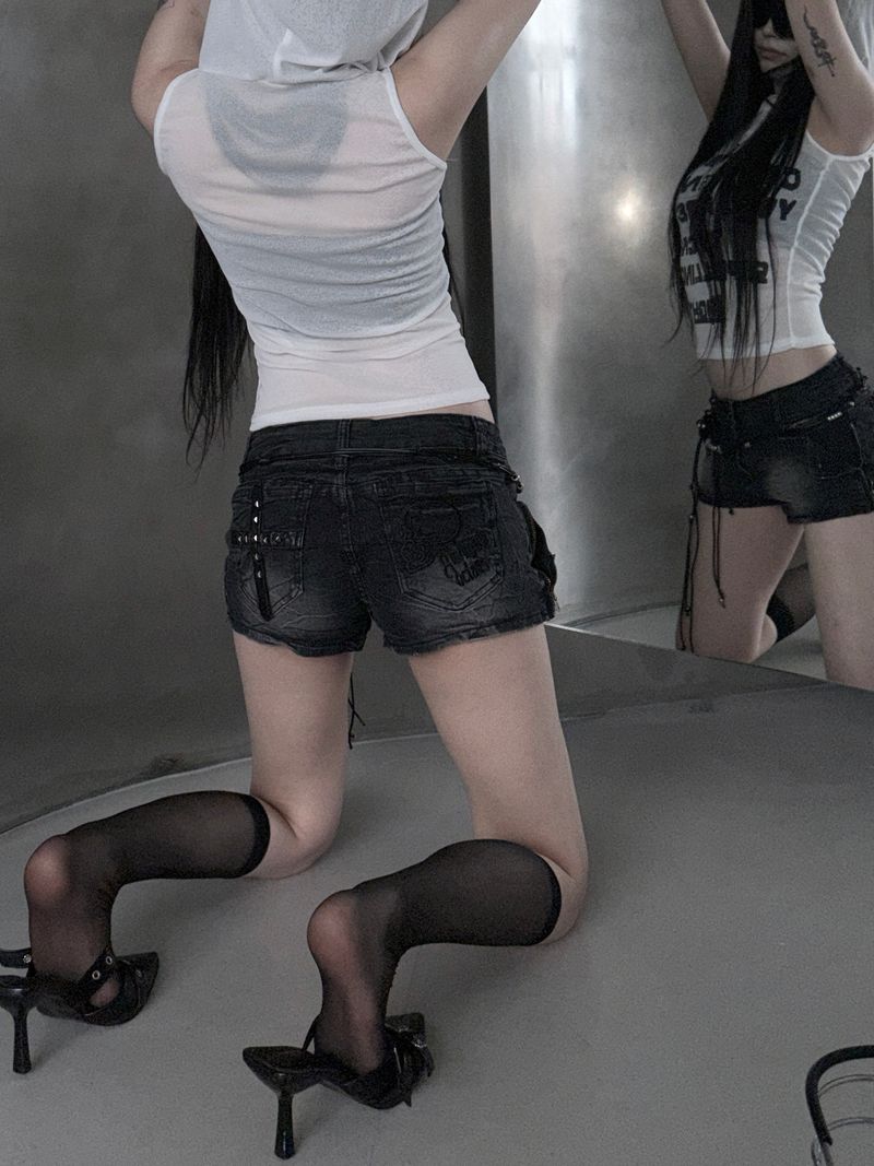 URBAN UNIQUE(アーバンユニーク)の「cross studded black denim shorts(Pants)」