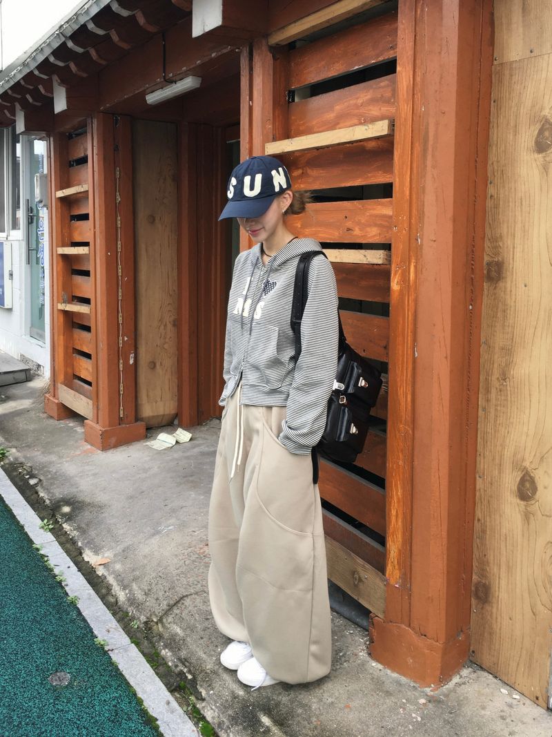 Mile Curved Two-Pocket Sweatpants (6c)