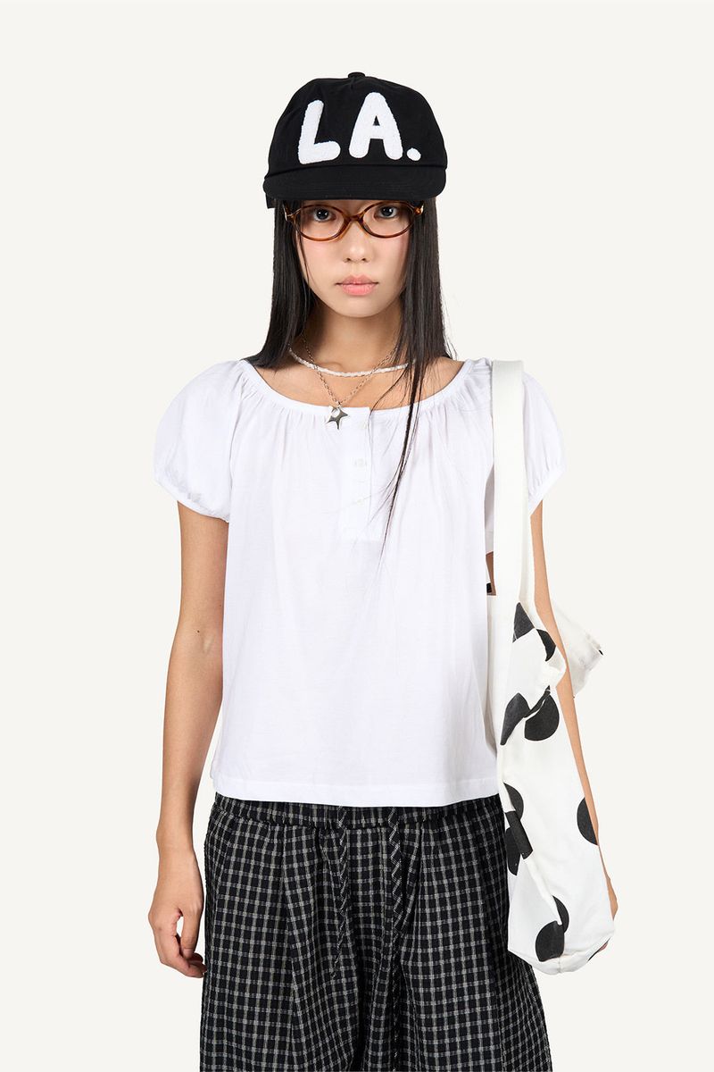 Raucohouse（ラウコハウス）の「Shirred puff T-shirt（Tops）」