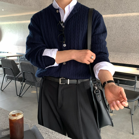 all-day round neck knit cardigan