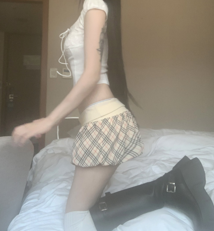 Chechena Beige Check Skirt