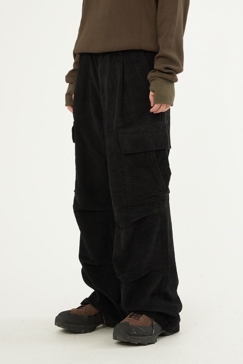 Raucohouse（ラウコハウス）の「Stowe pin-tuck corduroy cargo pants（Pants）」