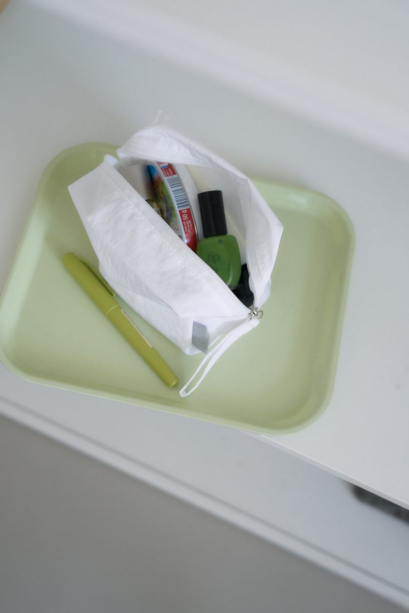 puff pouch (white_nylon)