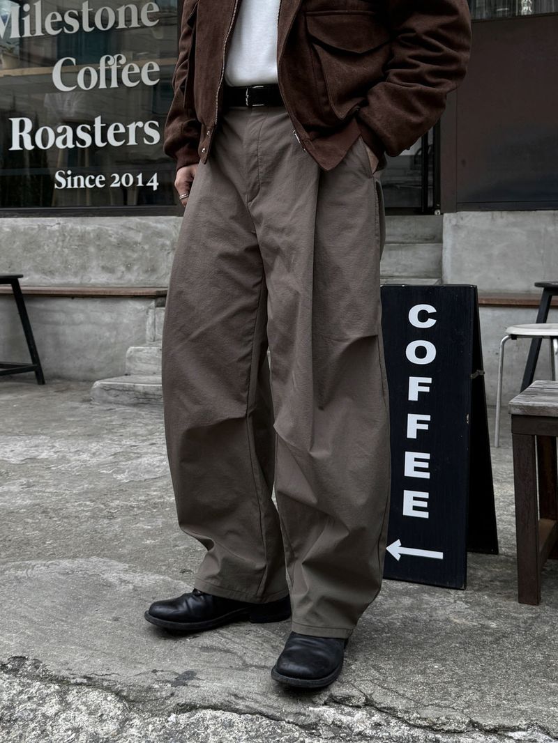 (fleece ver) Unbalanced pintuck curved pants