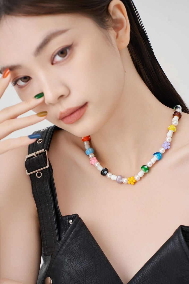 SUMMERLAND CHOKER 